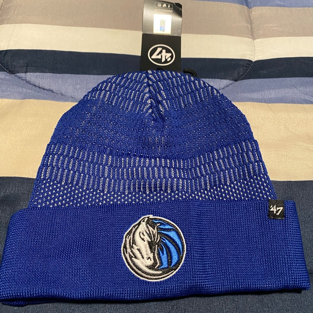 NWT Dallas Mavericks Beanie